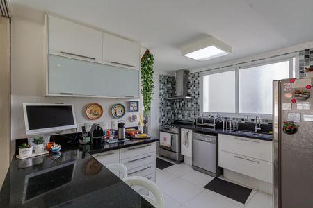 Apartamento à venda com 202m², 3 quartos e 2 vagas Apartamento à venda com 202m², 3 quartos e 2 vagasCozinha