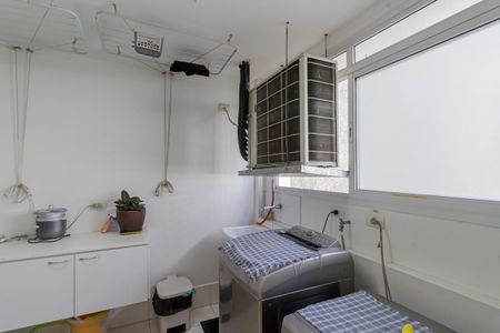 Apartamento à venda com 202m², 3 quartos e 2 vagas Apartamento à venda com 202m², 3 quartos e 2 vagasÁrea de Serviço