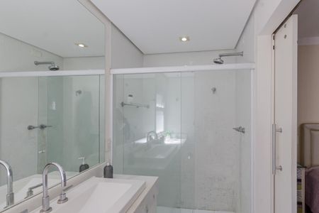 Apartamento à venda com 202m², 3 quartos e 2 vagas Apartamento à venda com 202m², 3 quartos e 2 vagasBanheiro da Suíte