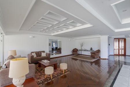 Apartamento à venda com 202m², 3 quartos e 2 vagas Apartamento à venda com 202m², 3 quartos e 2 vagasÁrea comum - Hall Social