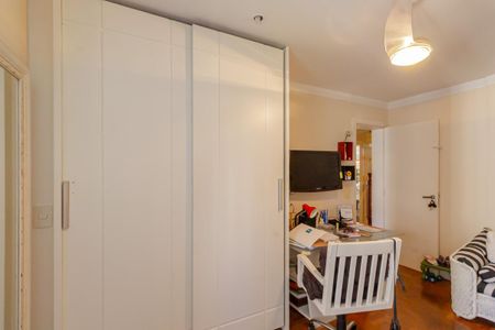 Apartamento à venda com 202m², 3 quartos e 2 vagas Apartamento à venda com 202m², 3 quartos e 2 vagasQuarto 1