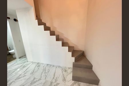 Casa para alugar com 115m², 1 quarto e 2 vagasSala