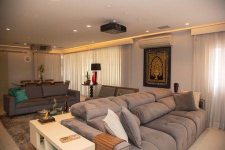 Apartamento à venda com 200m², 3 quartos e 4 vagasSala