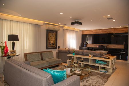 Apartamento à venda com 200m², 3 quartos e 4 vagasSala