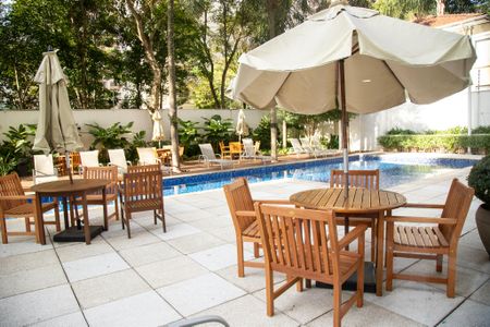 Apartamento à venda com 200m², 3 quartos e 4 vagasÁrea comum - Piscina