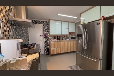 Apartamento à venda com 200m², 3 quartos e 4 vagasCozinha