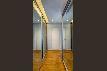 Apartamento à venda com 200m², 3 quartos e 4 vagasCloset da suíte