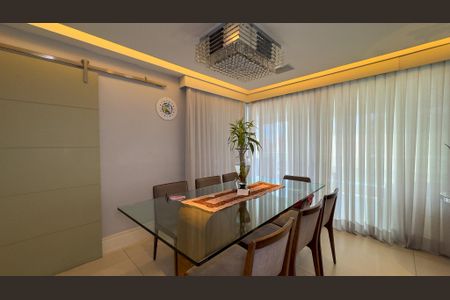 Apartamento à venda com 200m², 3 quartos e 4 vagasSala