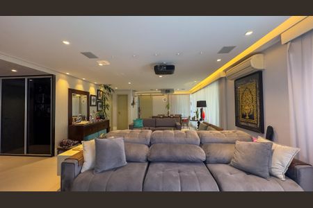 Apartamento à venda com 200m², 3 quartos e 4 vagasSala