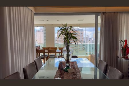 Apartamento à venda com 200m², 3 quartos e 4 vagasSala