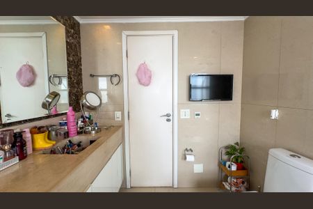 Apartamento à venda com 200m², 3 quartos e 4 vagasBanheiro da Suíte 1