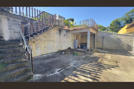Quintal de casa de condomínio para alugar com 2 quartos, 158m² em Pindobas, Maricá