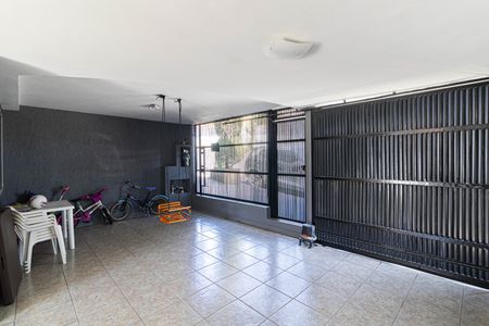 Casa à venda com 203m², 3 quartos e 3 vagas Casa à venda com 203m², 3 quartos e 3 vagasGaragem