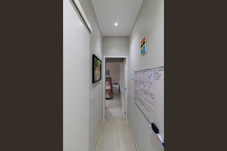 Casa à venda com 203m², 3 quartos e 3 vagas Casa à venda com 203m², 3 quartos e 3 vagasCorredor