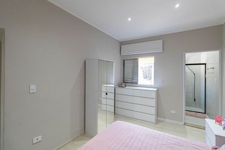 Casa à venda com 203m², 3 quartos e 3 vagas Casa à venda com 203m², 3 quartos e 3 vagasSuíte