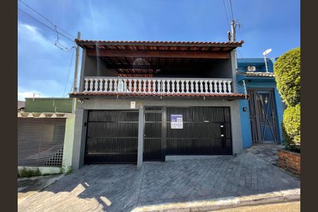 Casa à venda com 203m², 3 quartos e 3 vagas Casa à venda com 203m², 3 quartos e 3 vagasFachada+Placa
