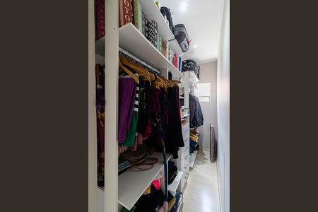 Casa à venda com 203m², 3 quartos e 3 vagas Casa à venda com 203m², 3 quartos e 3 vagasCloset Suíte