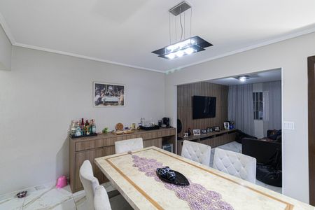 Casa à venda com 203m², 3 quartos e 3 vagas Casa à venda com 203m², 3 quartos e 3 vagasSala