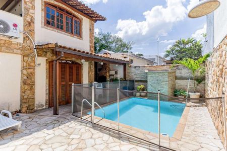 Casa à venda com 380m², 4 quartos e 2 vagasFoto 11