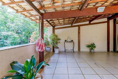 Casa à venda com 380m², 4 quartos e 2 vagasFoto 15