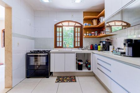 Casa à venda com 380m², 4 quartos e 2 vagasFoto 08