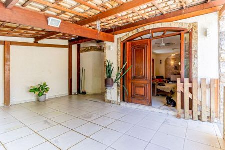 Casa à venda com 380m², 4 quartos e 2 vagasFoto 16
