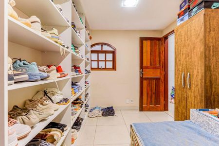 Casa à venda com 380m², 4 quartos e 2 vagasFoto 25