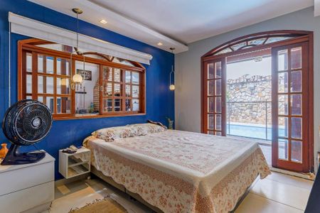 Casa à venda com 380m², 4 quartos e 2 vagasFoto 09