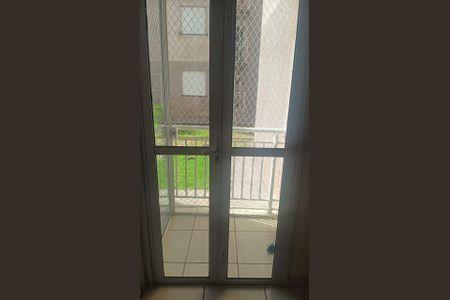 Sala de apartamento à venda com 2 quartos, 49m² em Metalúrgicos, Osasco