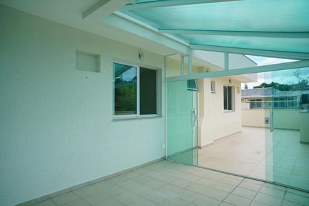 Apartamento à venda com 124m², 2 quartos e 2 vagasVaranda