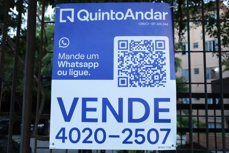 Apartamento à venda com 70m², 3 quartos e 1 vagaPlaca instalada na grade da fachada do condomínio - Código da placa: WYNY-1100