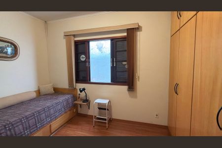 Casa à venda com 198m², 3 quartos e 2 vagasQuarto 2