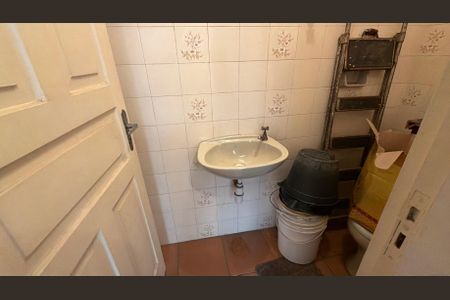 Casa à venda com 198m², 3 quartos e 2 vagasBanheiro de serviço