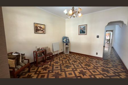 Casa à venda com 198m², 3 quartos e 2 vagasSala