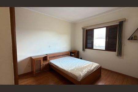 Casa à venda com 198m², 3 quartos e 2 vagasSuite