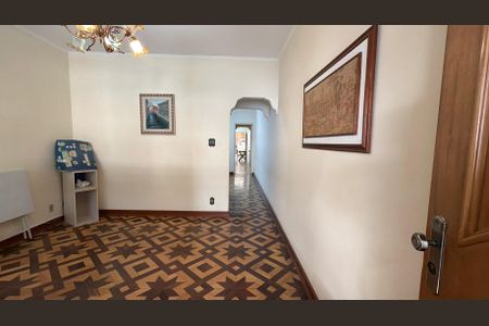 Casa à venda com 198m², 3 quartos e 2 vagasSala