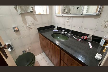 Casa à venda com 198m², 3 quartos e 2 vagasBanheiro da Suíte