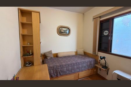 Casa à venda com 198m², 3 quartos e 2 vagasQuarto 2