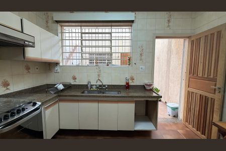 Casa à venda com 198m², 3 quartos e 2 vagasCozinha