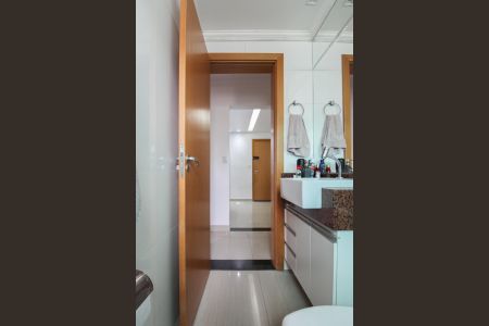 Apartamento à venda com 212m², 3 quartos e 2 vagasBanheiro Social