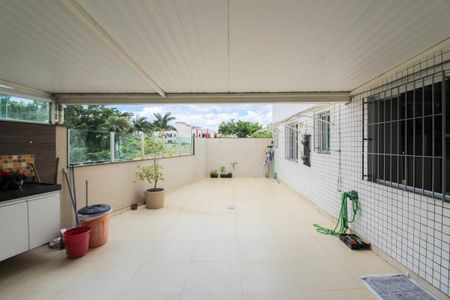 Apartamento à venda com 212m², 3 quartos e 2 vagasÁrea Privativa 