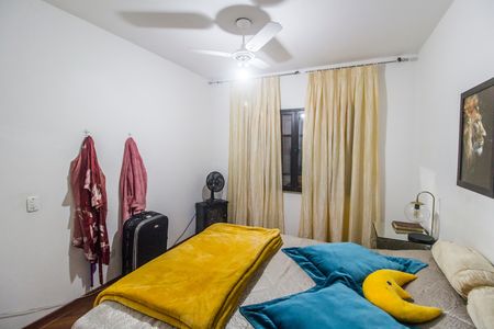 Casa de condomínio à venda com 450m², 3 quartos e 4 vagasSuíte