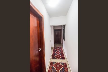 Casa de condomínio à venda com 450m², 3 quartos e 4 vagasCorredor