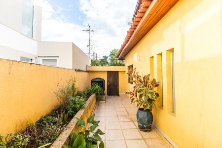 Casa de condomínio à venda com 450m², 3 quartos e 4 vagasCorredor
