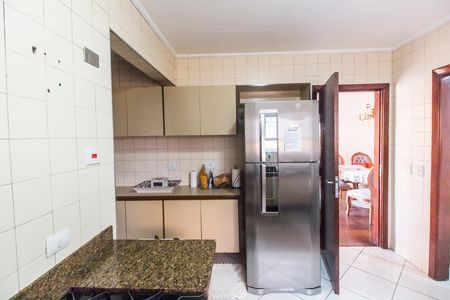 Casa de condomínio à venda com 450m², 3 quartos e 4 vagasCozinha