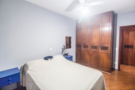 Casa de condomínio à venda com 450m², 3 quartos e 4 vagasQuarto 3