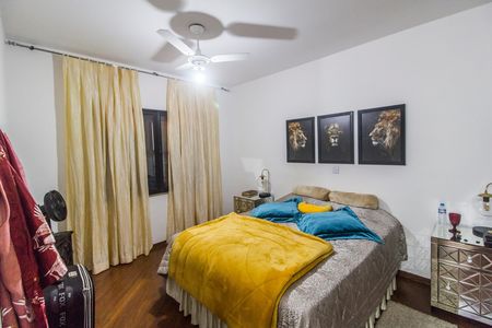 Casa de condomínio à venda com 450m², 3 quartos e 4 vagasSuíte
