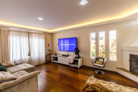 Casa de condomínio à venda com 450m², 3 quartos e 4 vagasSala 