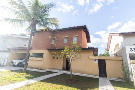 Casa de condomínio à venda com 450m², 3 quartos e 4 vagasVista da Rua
