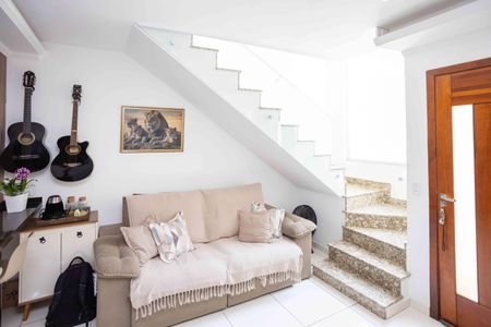 Casa à venda com 60m², 2 quartos e 1 vagaSala